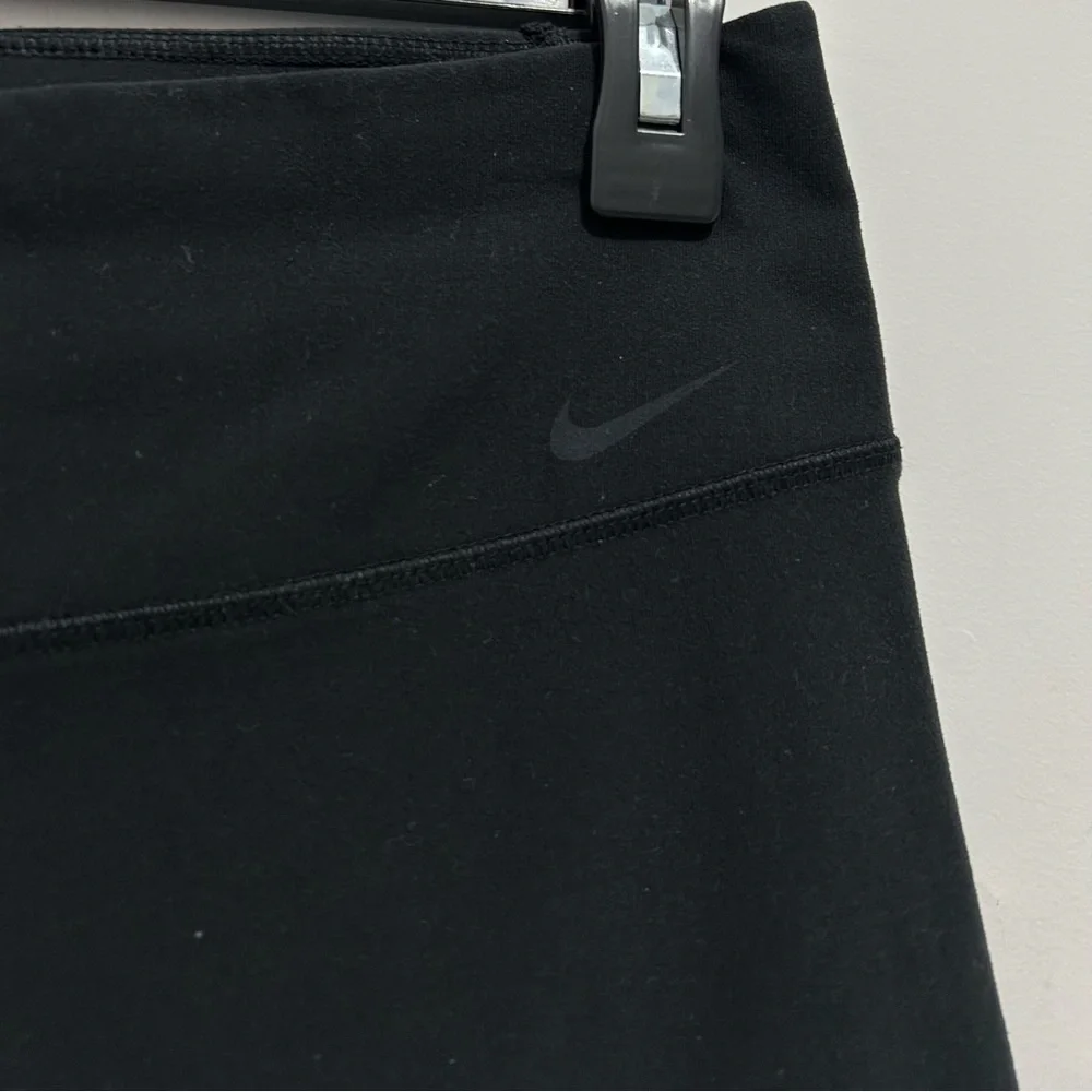 Nike Dri-Fit Women’s Black Yoga Capris Pants
